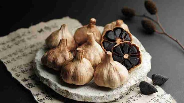 تصویر 1 از خرید و قیمت سیر سیاه خشک + فروش عمده